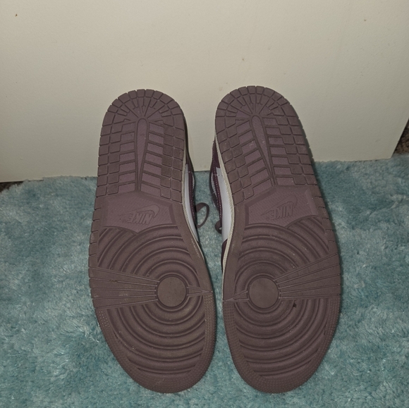 Nike Air Jordan 1 Retro High OG Shoes - White / Mauve CLEAN!! - Picture 3 of 3